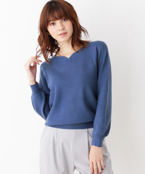 grove(グローブ)の「【WEB限定サイズあり】モチモチハートネックプルオーバー(ニット/セーター・レディース・ブラック/ブルー/ボルドー/ライトベージュ・02/03/04)」の1枚目の写真