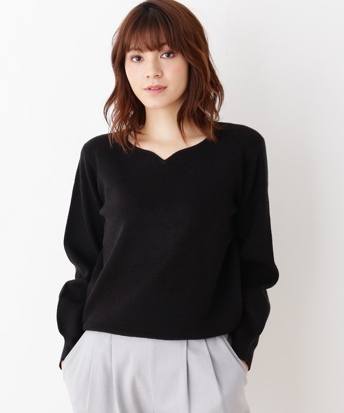 grove(グローブ)の「【WEB限定サイズあり】モチモチハートネックプルオーバー(ニット/セーター・レディース・ブラック/ブルー/ボルドー/ライトベージュ・02/03/04)」の2枚目の写真