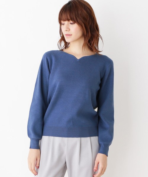 grove(グローブ)の「【WEB限定サイズあり】モチモチハートネックプルオーバー(ニット/セーター・レディース・ブラック/ブルー/ボルドー/ライトベージュ・02/03/04)」の12枚目の写真