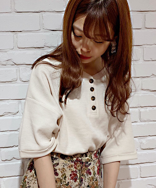 apres jour(アプレジュール)の「ヘンリーネックワッフルトップス【ZOZOTOWN限定アイテム】(Tシャツ/カットソー)」|アイボリー