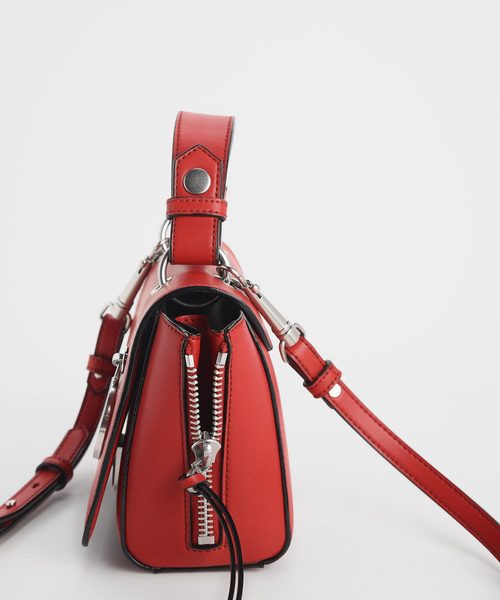 CHARLES & KEITH(チャールズ & キース)の「ジッパーディテール トラペーズバッグ / Zipper Detail Trapeze Bag(ハンドバッグ・レディース・ブラック/バーガンディー/グレー/レッド/イエロー・M)」の15枚目の写真