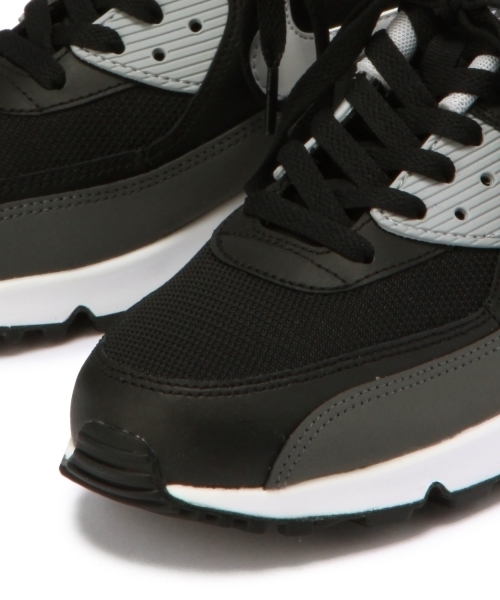 green label relaxing（グリーンレーベルリラクシング）の「［ナイキ］ NIKE AIR MAX 90ESSENTIAL スニーカー（スニーカー・メンズ・ブラック/コバルトブルー・26cm/26.5cm/28cm/27cm/27.5cm）」の9枚目の写真