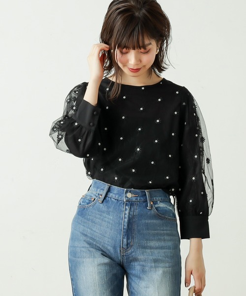 natural couture(ナチュラルクチュール)の「マーガレット刺繍ブラウス(シャツ/ブラウス・レディース・ホワイト/ブラック/ベージュ・FREE)」の14枚目の写真