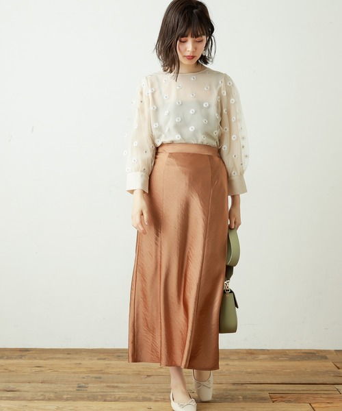 natural couture(ナチュラルクチュール)の「マーガレット刺繍ブラウス(シャツ/ブラウス・レディース・ホワイト/ブラック/ベージュ・FREE)」の16枚目の写真