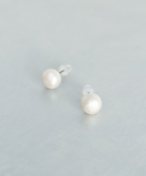 tone(トーン)の「【PAPER ART WORKS】pearl dot S(ピアス(両耳用)・レディース・ホワイト・FREE)」の1枚目の写真