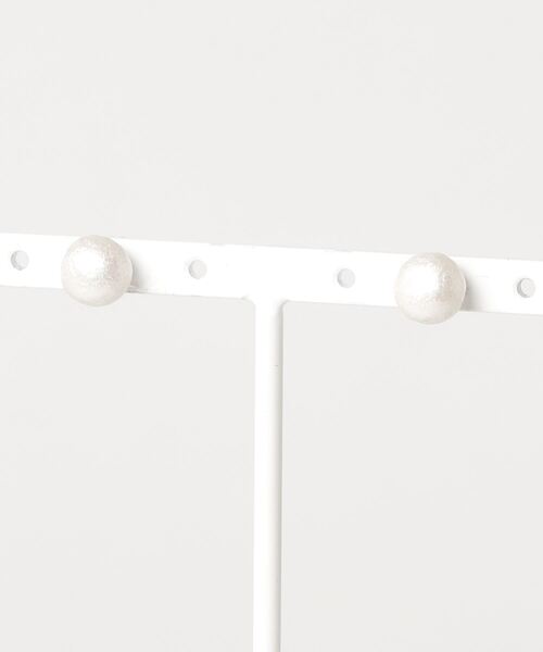tone(トーン)の「【PAPER ART WORKS】pearl dot S(ピアス(両耳用)・レディース・ホワイト・FREE)」の7枚目の写真