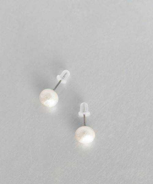 tone(トーン)の「【PAPER ART WORKS】pearl dot S(ピアス(両耳用)・レディース・ホワイト・FREE)」の6枚目の写真