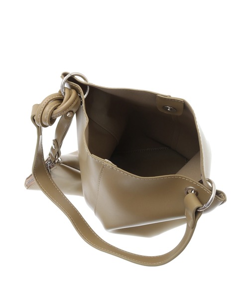 The Virgnia（ザ ヴァージニア）の「ミニポーチ付レザーライクバッグ（ショルダーバッグ・レディース・キャメル/カーキ・FREE）」の11枚目の写真