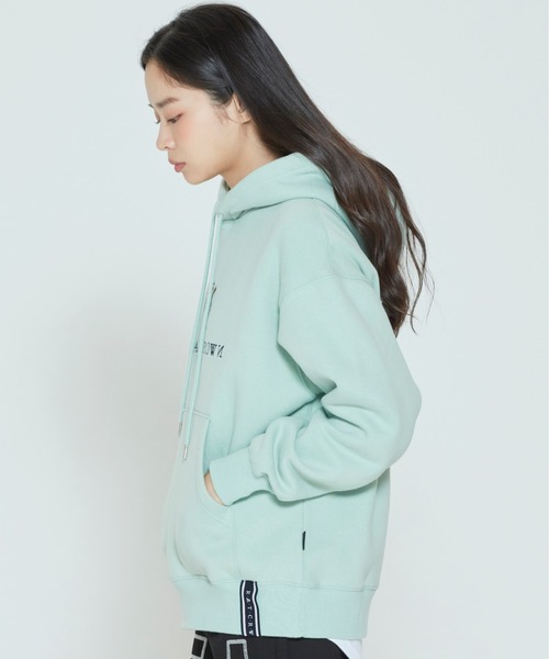 ROMANTIC CROWN(ロマンティッククラウン)の「【ROMANTIC CROWN】RMTCRW PADDLING LOGO HOODIE / ロマンティッククラウン パドリング ロゴ フーディー(パーカー・メンズ・スカイブルー/ネイビー/ライトグリーン/アイボリー/ブラック・SMALL/MEDIUM/LARGE/X-LARGE)」の7枚目の写真