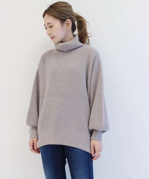 AMERICAN HOLIC（アメリカンホリック）の「片畔ハイネックボリュームニットプルオーバー（ニット/セーター・レディース・アイボリー/グレー/ライトベージュ/ブルー/ブラック・FREE）」の4枚目の写真