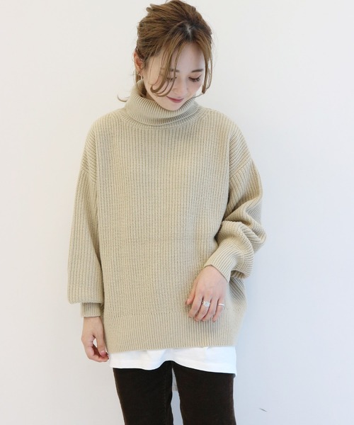 AMERICAN HOLIC（アメリカンホリック）の「片畔ハイネックボリュームニットプルオーバー（ニット/セーター・レディース・アイボリー/グレー/ライトベージュ/ブルー/ブラック・FREE）」の13枚目の写真