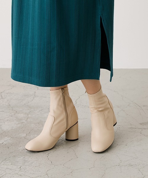 AZUL by moussy（アズールバイマウジー）の「STRETCH SHORT BOOTS/ストレッチショートブーツ（ブーツ・レディース・アイボリー/ブラック/ライトブラウン・SMALL/MEDIUM/LARGE）」の8枚目の写真