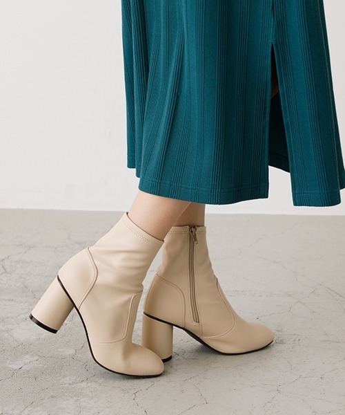 AZUL by moussy（アズールバイマウジー）の「STRETCH SHORT BOOTS/ストレッチショートブーツ（ブーツ・レディース・アイボリー/ブラック/ライトブラウン・SMALL/MEDIUM/LARGE）」の9枚目の写真