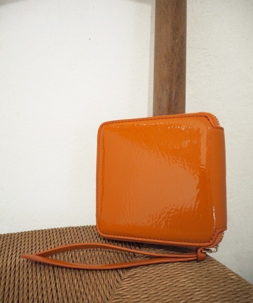 TODAYFUL（トゥデイフル）の「レザースクエアウォレット（財布・レディース・アイボリー/オリーブ/バーガンディー/オレンジ・FREE）」の4枚目の写真