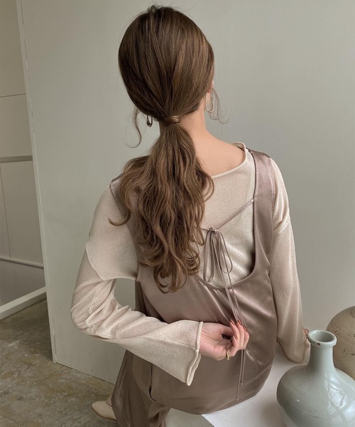 Amiur(エミレ)の「glossy satin ops(ワンピース・レディース・ライトグレー/ライトベージュ・FREE)」の5枚目の写真