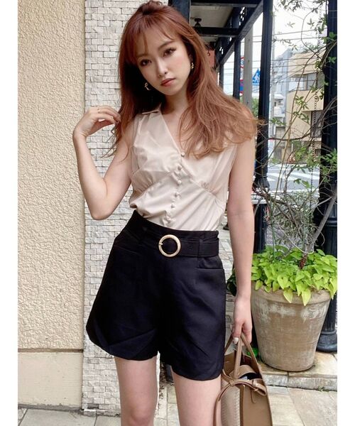 RESEXXY(リゼクシー)の「ノースリーブシャツ(シャツ/ブラウス・レディース・オフホワイト/ブラック/ベージュ・FREE)」の10枚目の写真