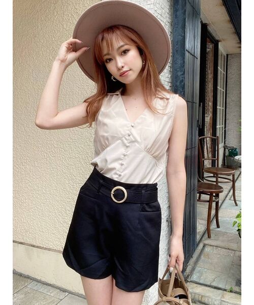 RESEXXY(リゼクシー)の「ノースリーブシャツ(シャツ/ブラウス・レディース・オフホワイト/ブラック/ベージュ・FREE)」の4枚目の写真