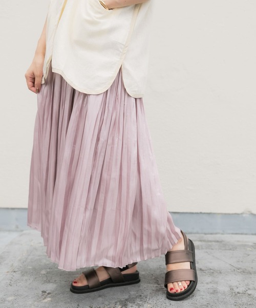 ITEMS URBANRESEARCH（アイテムズ アーバンリサーチ）の「リバーシブルシャイニースカート（スカート・レディース・ベージュ/グレー/ラベンダー・FREE）」の5枚目の写真