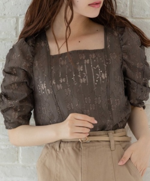 Mysa&Liina（ミーサリーナ）の「フラワーレーススクエアネックプルオーバー（Tシャツ/カットソー・レディース・アイボリー/カーキ/ブラック・M）」の3枚目の写真