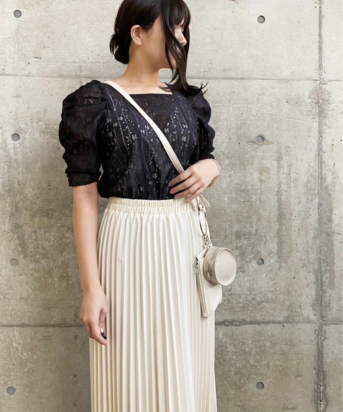 Mysa&Liina（ミーサリーナ）の「フラワーレーススクエアネックプルオーバー（Tシャツ/カットソー・レディース・アイボリー/カーキ/ブラック・M）」の8枚目の写真