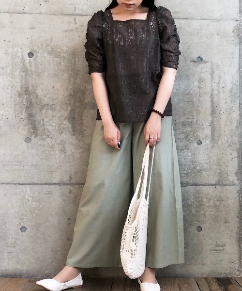 Mysa&Liina（ミーサリーナ）の「フラワーレーススクエアネックプルオーバー（Tシャツ/カットソー・レディース・アイボリー/カーキ/ブラック・M）」の12枚目の写真