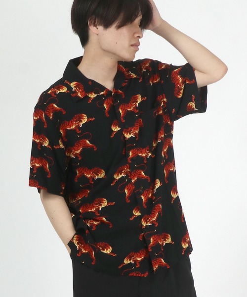 Salong hameu(サロン ハミュー)の「無地・総柄レーヨンアロハシャツ メンズ レディース ユニセックス/半袖開襟シャツ/オープンカラーシャツ(シャツ/ブラウス・メンズ・ブラック/ブルー/マルチ/ブラック×グレー/ライトカーキ/ホワイト×グレー/グレイッシュベージュ/ホワイト系その他/ブラック系その他/ブラック系その他2/ホワイト系その他2/ブルー系その他/カラフル/ネイビー系・LL/M/L/S)」の18枚目の写真