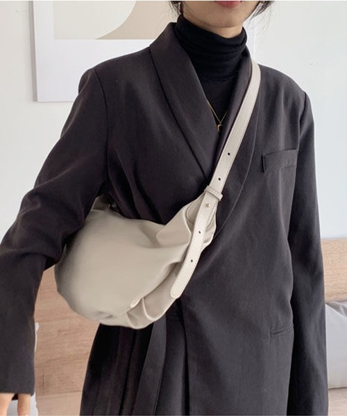 Anuenue（アヌエヌエ）の「レザー風バッグ（トートバッグ・レディース・A/B/C/D/E・FREE）」の4枚目の写真