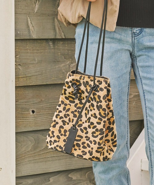 BAYFLOW(ベイフロー)の「アニマルキンチャクバッグ(トートバッグ・レディース・ブラック/ベージュ/ブラウン・FREE)」の1枚目の写真