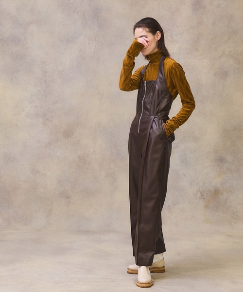 PUBLIC TOKYO（パブリックトウキョウ）の「ウェーブベロアオパールハイネック/ウォッシャブル（Tシャツ/カットソー・レディース・イエロー/ブラウン/ベージュ・FREE）」の5枚目の写真