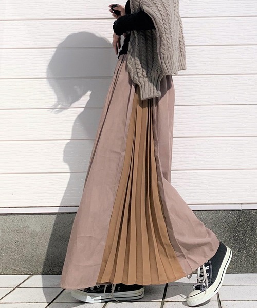 Q（キュー）の「サイドプリーツワイドパンツ（その他パンツ・レディース・チャコールグレー/ベージュ・MEDIUM）」の2枚目の写真