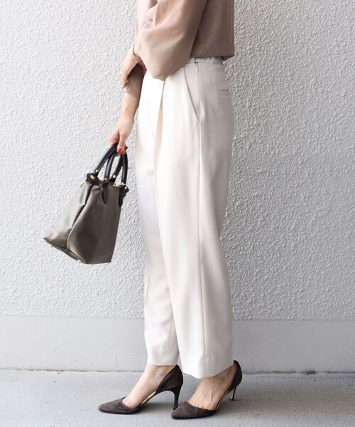 SHIPS（シップス）の「ウールライクセミダブルパンツ◇（その他パンツ・レディース・オフホワイト/キャメル/ネイビー・34/36/38/40）」の21枚目の写真