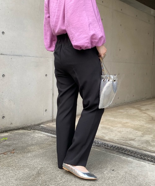 DouDou（ドゥドゥ）の「ソフトテーパードタックパンツ（その他パンツ・レディース・グリーン/ブラック/ピンク/アイボリー・36/38）」の8枚目の写真