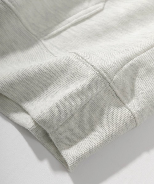 CONVERSE（コンバース）の「【CONVERSE/コンバース】ワンポイントロゴ刺繍　プルパーカー/フーディー/ビッグシルエット（パーカー・メンズ・ホワイト/ブラック/ベージュ/グレー/ライトグリーン/スモークピンク/ナチュラル/ライトピンク/ライトグレー/グリーン/ライトブルー/アッシュグレー・M/L/XL）」の18枚目の写真