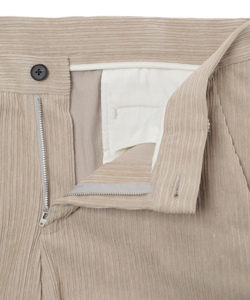 MEN'S BIGI（メンズビギ）の「コーデュロイ ストレッチパンツ（スラックス・メンズ・ブラック/ライトベージュ・01/02/03/04）」の9枚目の写真