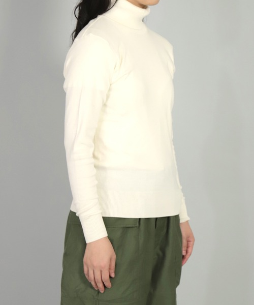 gicipi（ジチピ）の「[ gicipi ] タートルネック　フィット　ANANAS/アナナス（Tシャツ/カットソー・レディース・ホワイト/ブラック/ブラウン・1）」の18枚目の写真