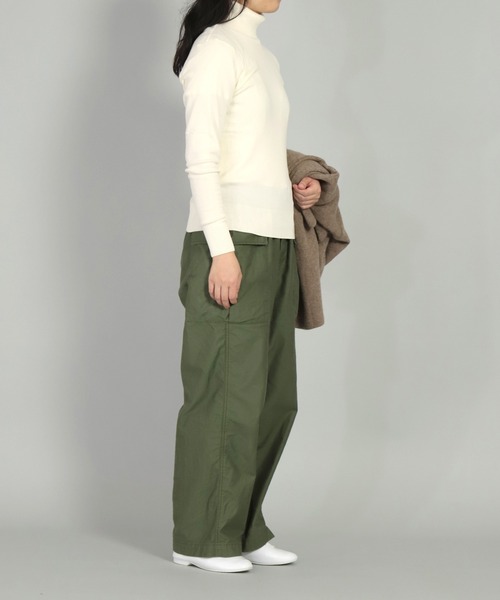 gicipi（ジチピ）の「[ gicipi ] タートルネック　フィット　ANANAS/アナナス（Tシャツ/カットソー・レディース・ホワイト/ブラック/ブラウン・1）」の16枚目の写真