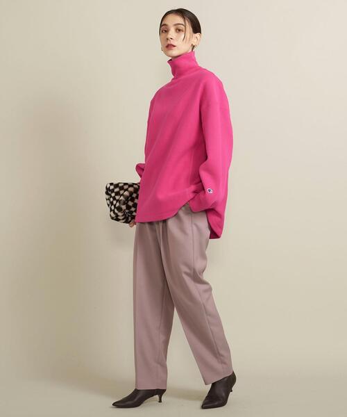 Champion(チャンピオン)の「【別注】<Champion(チャンピオン)>リバースウィーブタートルネックスウェットプルオーバー ∴(スウェット・レディース・オフホワイト/ブラック/ピンク・FREE)」の4枚目の写真