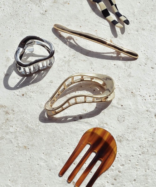 GOLDY（ゴールディ）の「カーム トライアングル バンス クリップ（バレッタ/ヘアクリップ・レディース・シルバー/ゴールド/シルバー系その他/ゴールド系その他/ブラック・FREE）」の15枚目の写真