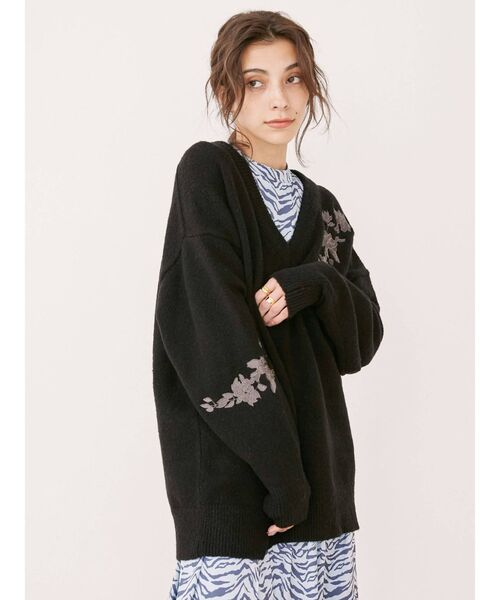 EVRIS（エヴリス）の「Flower Embroidery ニット（ニット/セーター・レディース・オレンジ/ブラック/カーキ・FREE）」の9枚目の写真