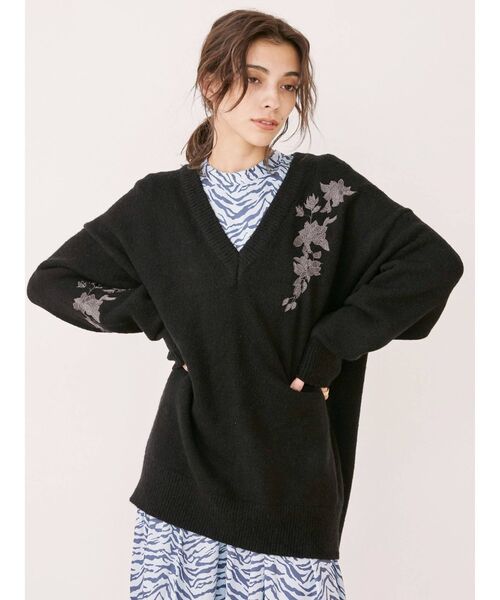 EVRIS（エヴリス）の「Flower Embroidery ニット（ニット/セーター・レディース・オレンジ/ブラック/カーキ・FREE）」の10枚目の写真