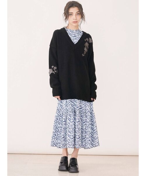 EVRIS（エヴリス）の「Flower Embroidery ニット（ニット/セーター・レディース・オレンジ/ブラック/カーキ・FREE）」の12枚目の写真