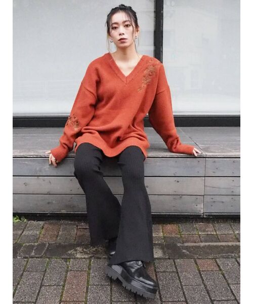 EVRIS（エヴリス）の「Flower Embroidery ニット（ニット/セーター・レディース・オレンジ/ブラック/カーキ・FREE）」の16枚目の写真