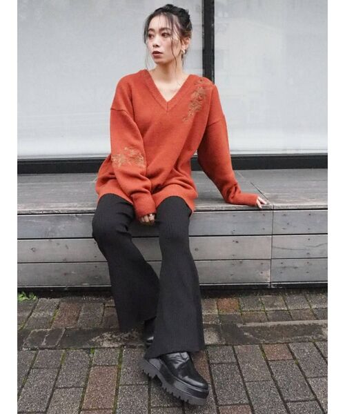 EVRIS（エヴリス）の「Flower Embroidery ニット（ニット/セーター・レディース・オレンジ/ブラック/カーキ・FREE）」の17枚目の写真