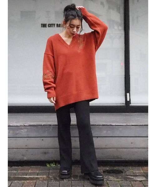 EVRIS（エヴリス）の「Flower Embroidery ニット（ニット/セーター・レディース・オレンジ/ブラック/カーキ・FREE）」の18枚目の写真