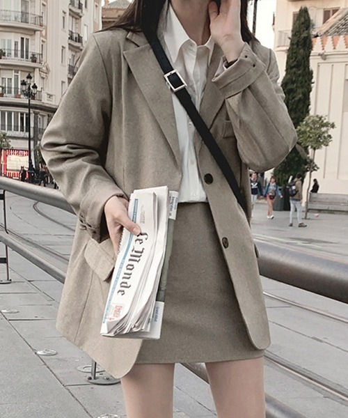 DAY CLOSET（デイ クローゼット）の「レディース おとなっぽジャケット+台形スカートセットアップ 上下2点セット（セットアップ・レディース・ダークグレー/グレイッシュベージュ・S/M/L/XL）」の11枚目の写真