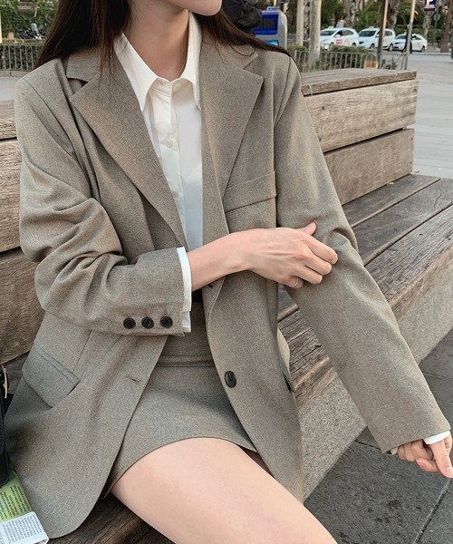 DAY CLOSET（デイ クローゼット）の「レディース おとなっぽジャケット+台形スカートセットアップ 上下2点セット（セットアップ・レディース・ダークグレー/グレイッシュベージュ・S/M/L/XL）」の10枚目の写真