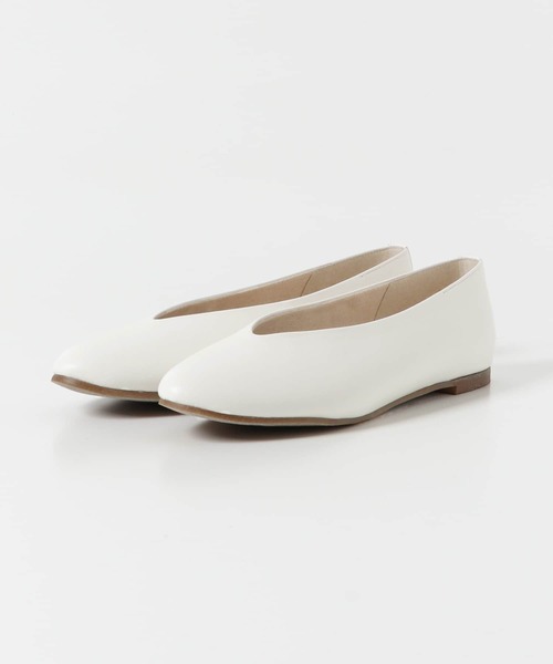 URBAN RESEARCH DOORS（アーバンリサーチドアーズ）の「『39サイズ/WEB限定』Vカットパンプス（パンプス・レディース・ブラック/ベージュ/オフホワイト・38/39/35/36/37）」の13枚目の写真