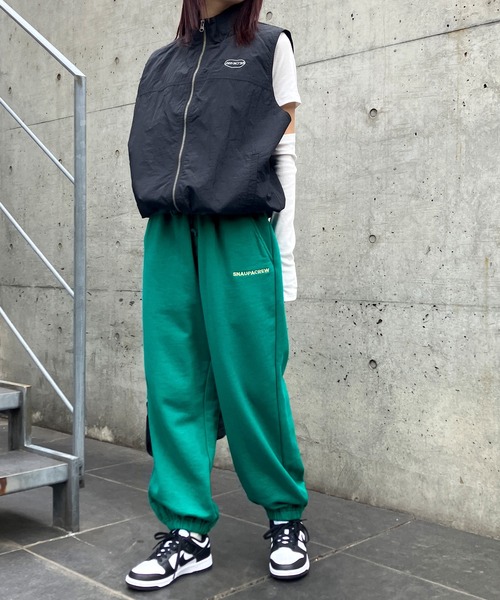 Snap club（スナップクラブ）の「【Snap club】裏毛ワンポイント刺繍ロゴ スウェットパンツ（スウェットパンツ・メンズ・ライトグレー/グリーン/イエロー/パープル/ブラック・FREE）」の18枚目の写真