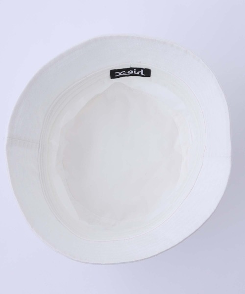 X-girl（エックスガール）の「MILLS LOGO BUCKET HAT（ハット・レディース・ホワイト/ブラック・ONE SIZE）」の4枚目の写真