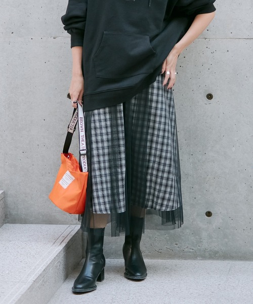 vis-`a-vis(ビサビ)の「【一部店舗限定】チェック柄ボリュームチュールスカート(スカート・レディース・イエロー/ブルー系その他4/ブラック・S/M)」の2枚目の写真